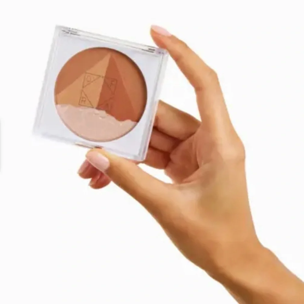 OFRA COSMETICS 3D Pyramid - Egyptian Clay Bronzer